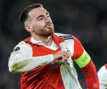 乐鱼-费耶诺德足球俱乐部主力阵型分析