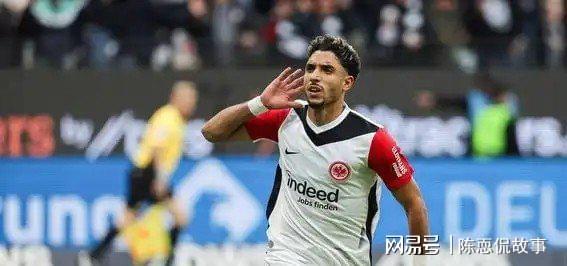 乐鱼-挪威球员夺冠后赤身裸体将丁丁伸进奖杯